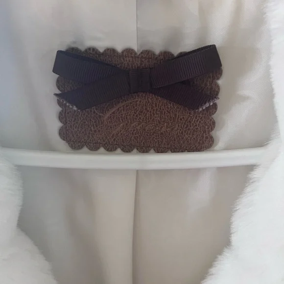 Guess❓stunning white faux fur jacket. - Picture 6 of 9